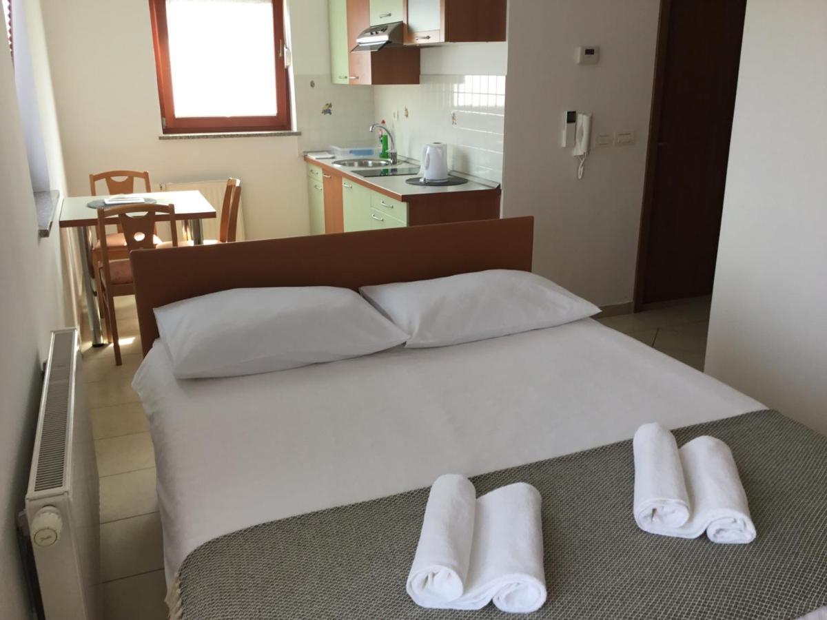 Apartment Sotlar Izola Eksteriør billede